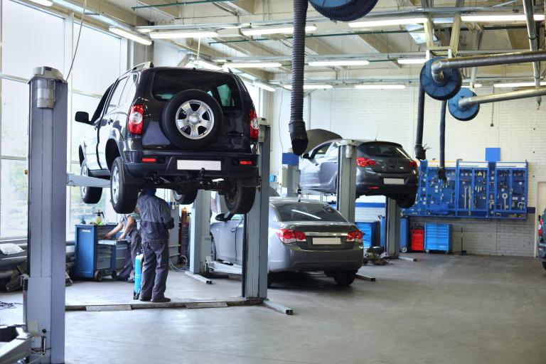 Les services essentiels d'un garage auto pour entretenir votre véhicule